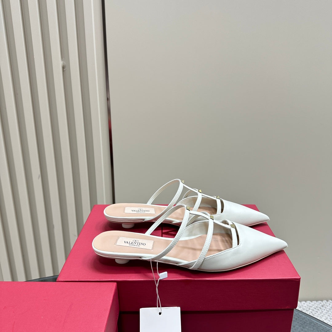 ROCKSTUD WISPY WHITE CALFSKIN MULE 20MM