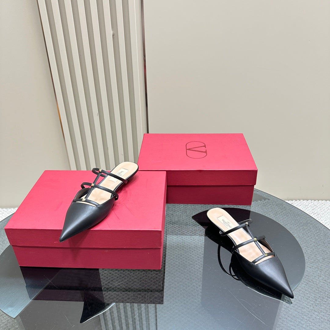 ROCKSTUD WISPY BLACK CALFSKIN MULE 20MM