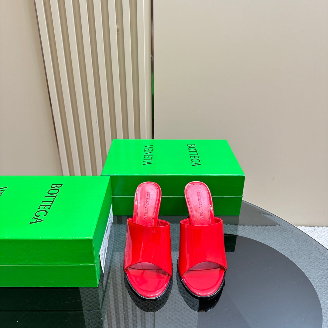 HIGH MULE 95 MM IN CHERRY RED CALFSKIN