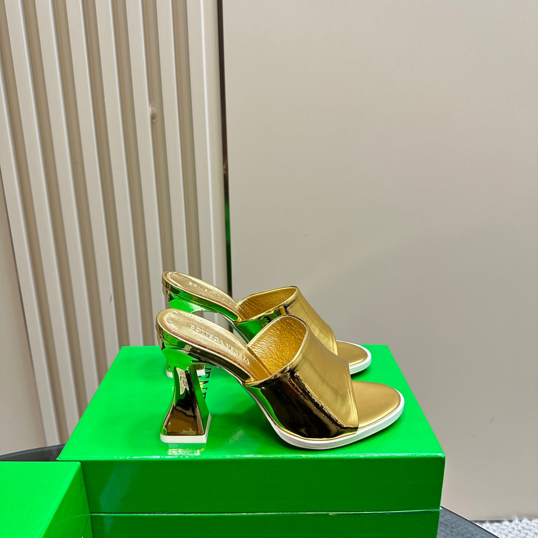 HIGH MULE 95 MM IN GOLD CALFSKIN