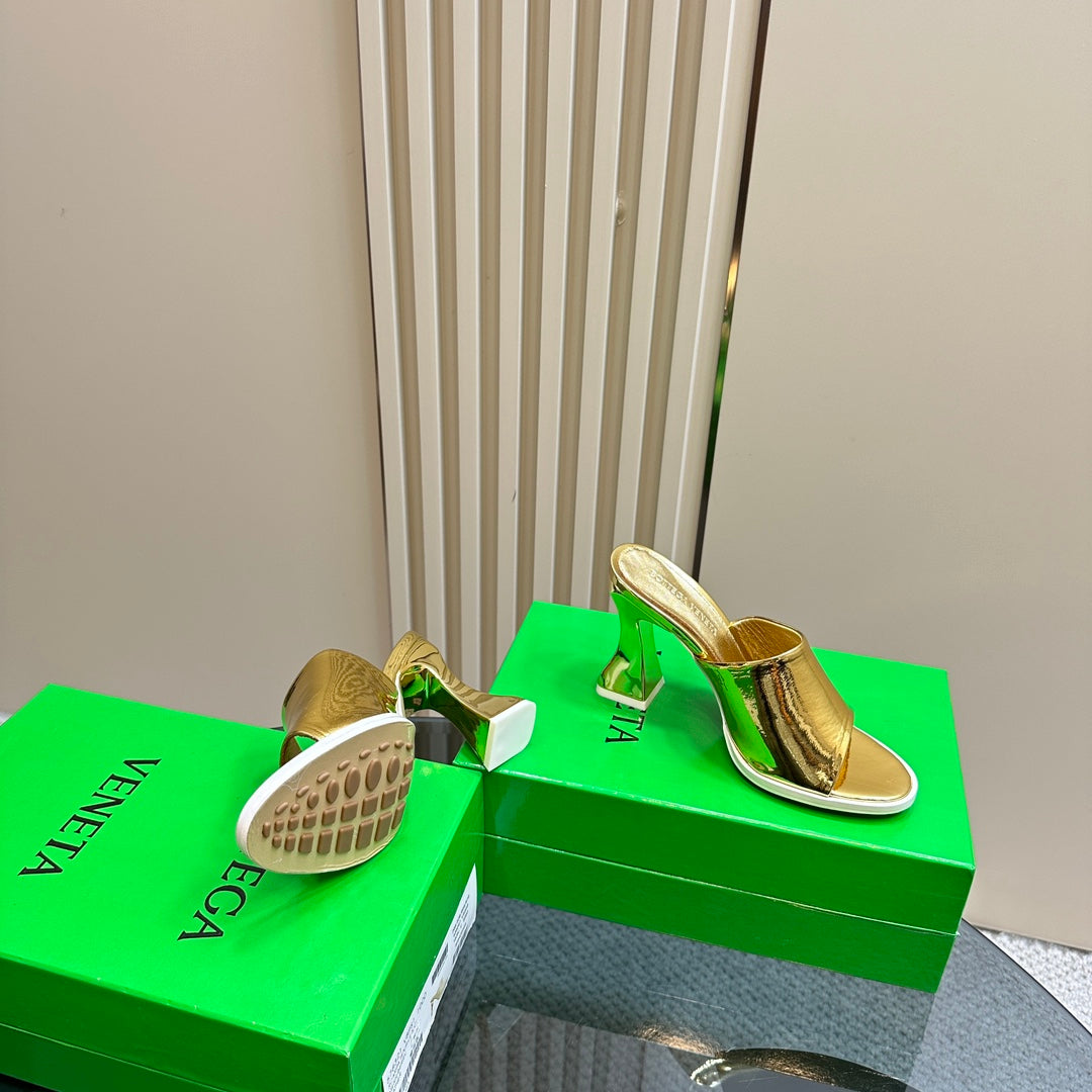 HIGH MULE 95 MM IN GOLD CALFSKIN