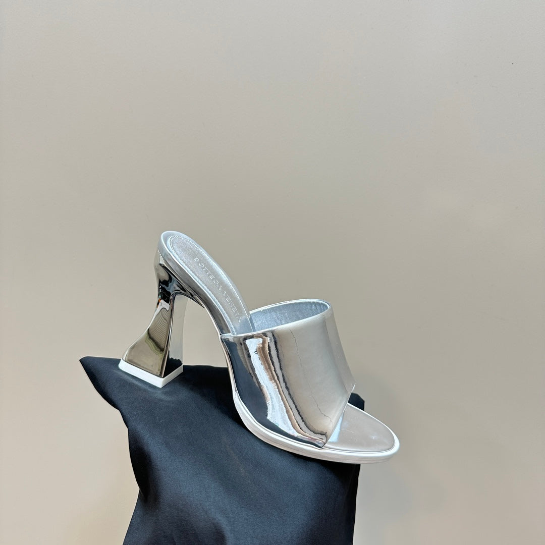 HIGH MULE 95 MM IN SILVER CALFSKIN