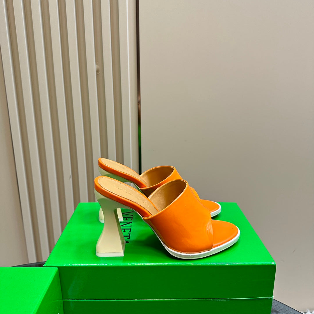 HIGH MULE 95 MM IN VIVID ORANGE CALFSKIN