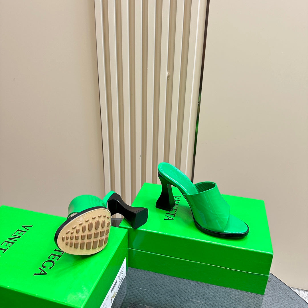 HIGH MULE 95 MM IN EMERALD GREEN CALFSKIN