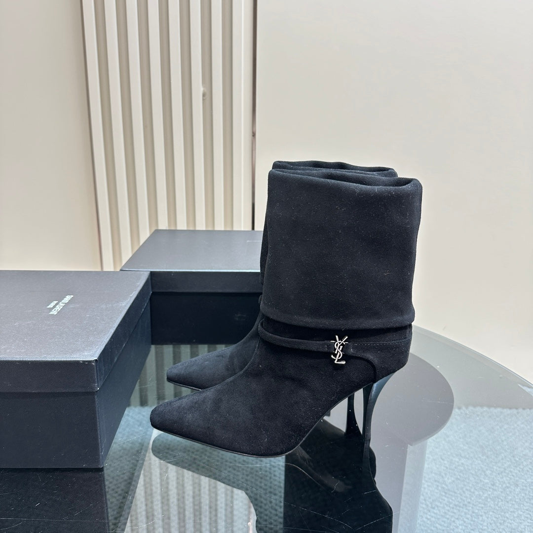 NIKI BOOTIES IN BLACK SUEDE