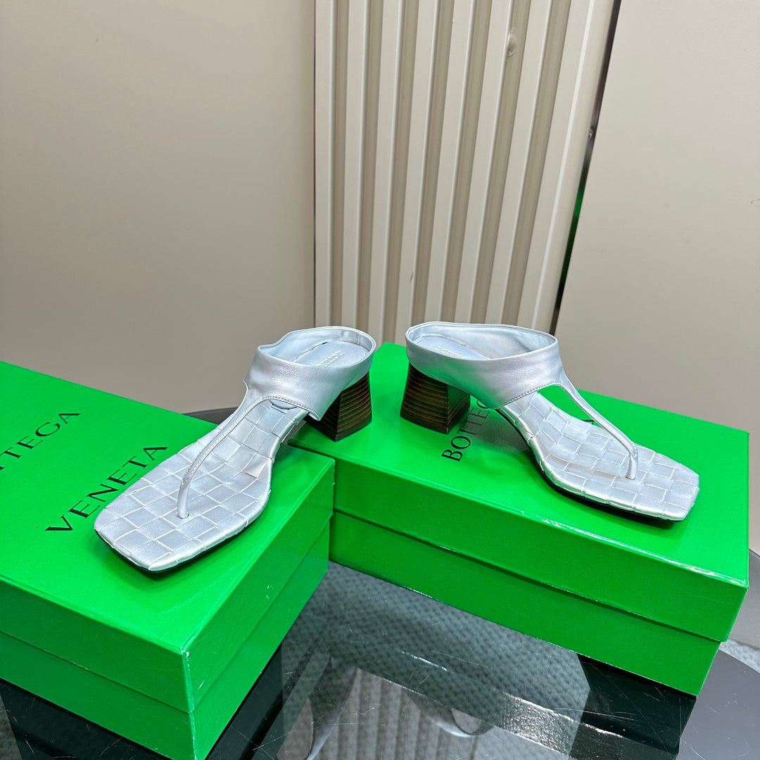 MARELLA THONG IN SILVER LEATHER WITH SIGNATURE INTRECCIATO INSOLE 55 MM