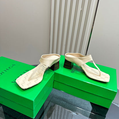 MARELLA THONG IN BISQUE BEIGE LEATHER WITH SIGNATURE INTRECCIATO INSOLE 55 MM