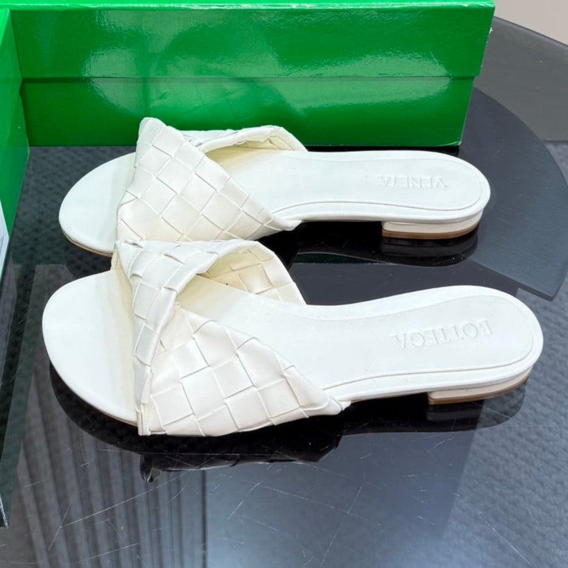 BLINK FLAT MULE IN WHITE INTRECCIATO LEATHER
