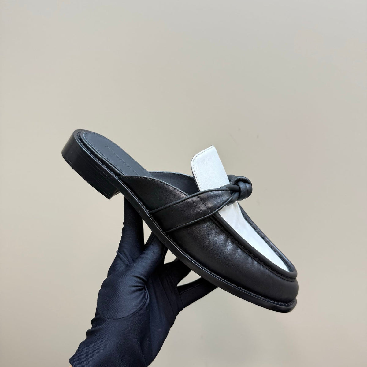 ASTAIRE MULE IN WHITE MIX BLACK CALFSKIN