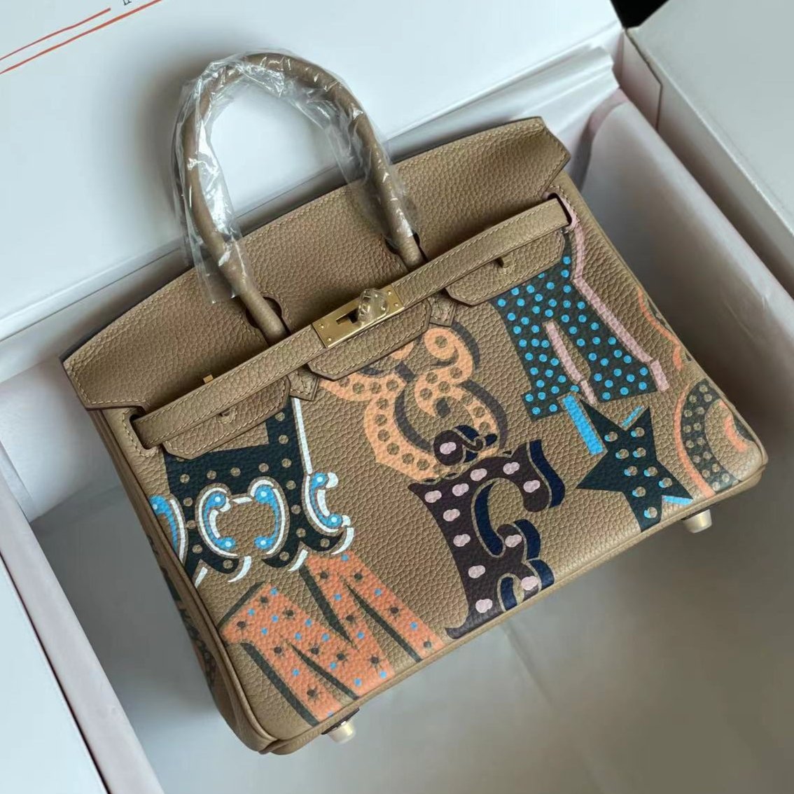 BIRKIN 25 BAG IN PEANUT BROWN CALFSKIN WITH COLORFUL STICKER