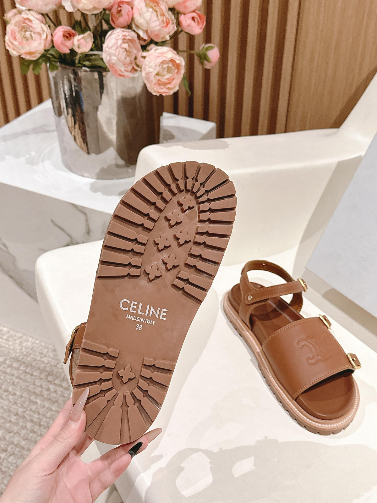 FLAT SANDALS IN RUST BROWN TRIOMPHE EMBOSSED SMOOTH CALFSKIN