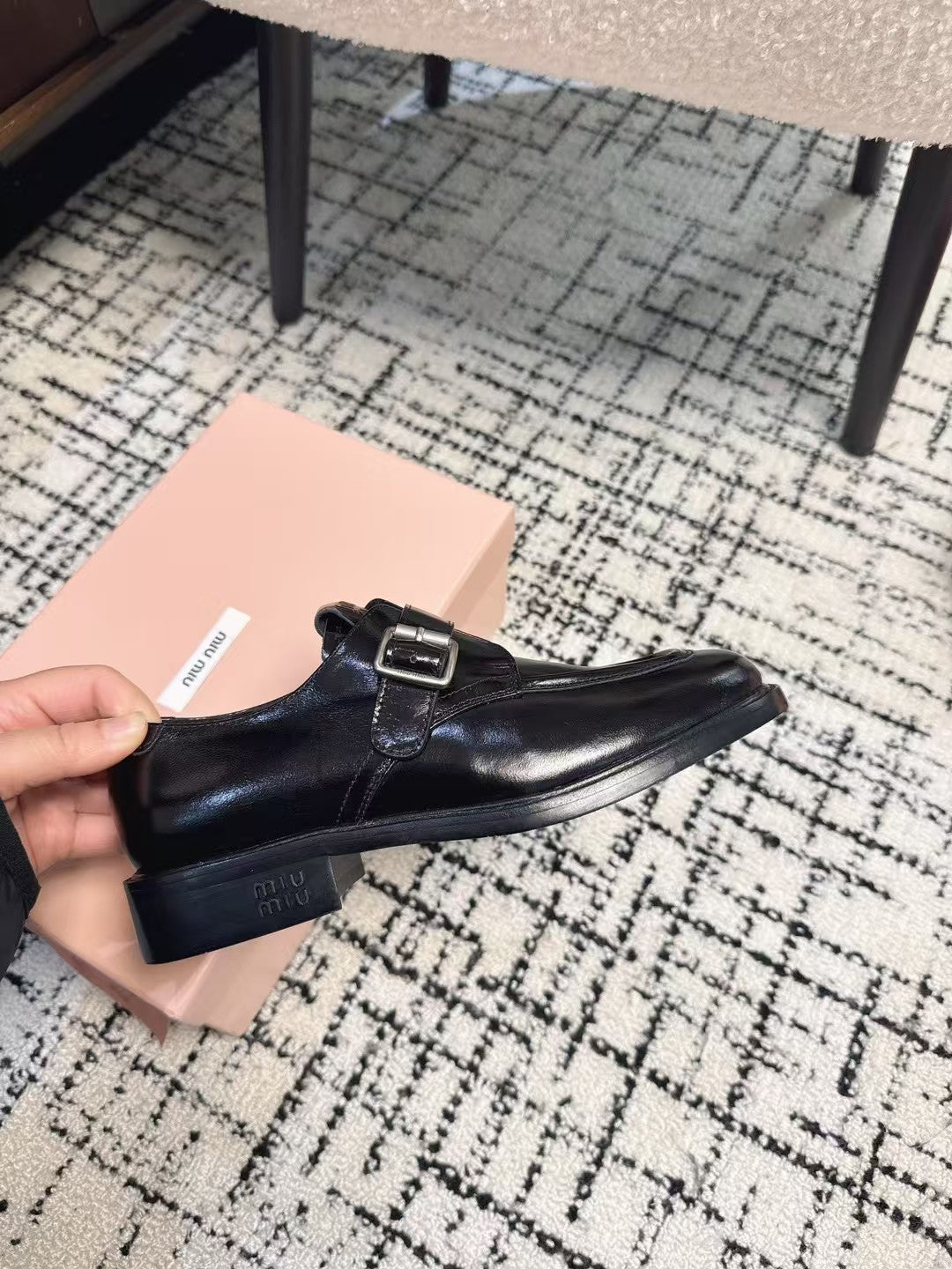 SQUARE TOE OXFORD IN BLACK SHINY CALFSKIN