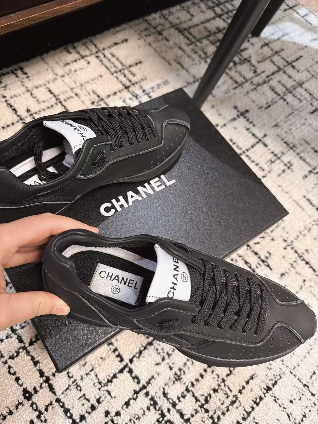 CLASSIC SNEAKERS IN BLACK SHEEPSKIN