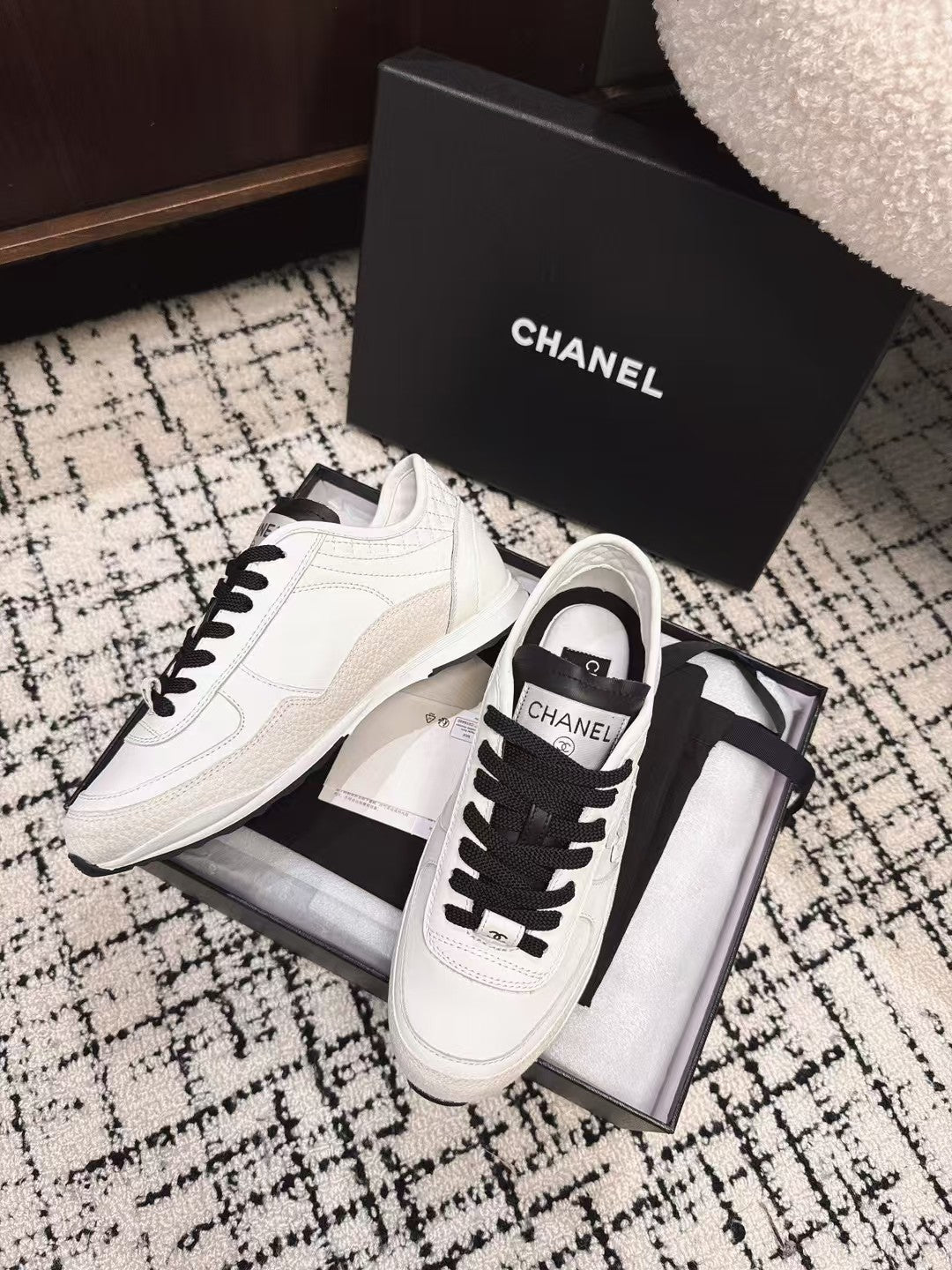 TRAINERS SNEAKER IN WHITE CALFSKIN AND SUEDE