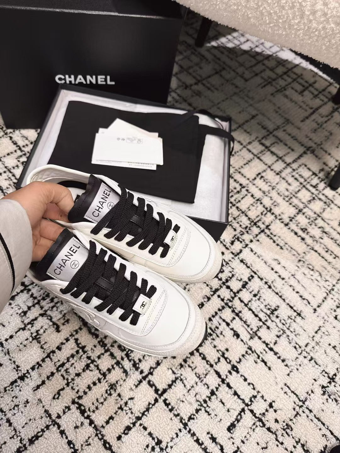 TRAINERS SNEAKER IN WHITE CALFSKIN AND SUEDE