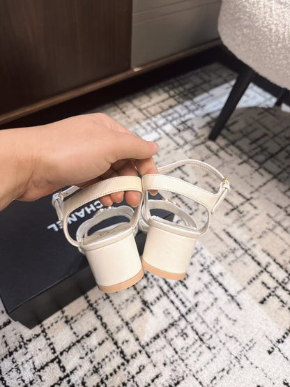 MID HEEL SANDALS IN WHITE LAMBSKIN