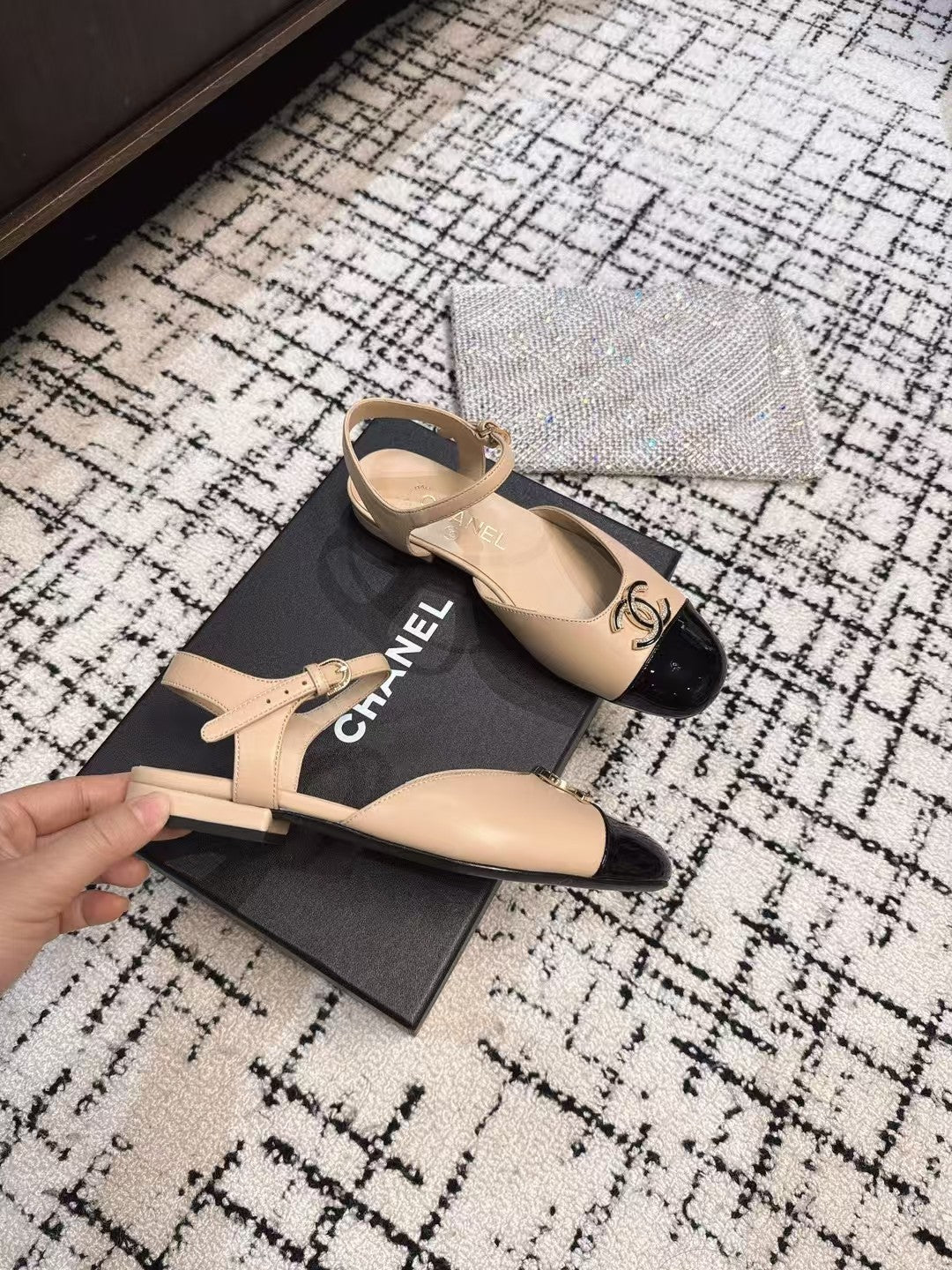 FLAT SLINGBACKS IN MACAROON BEIGE MIX BLACK CALFSKIN