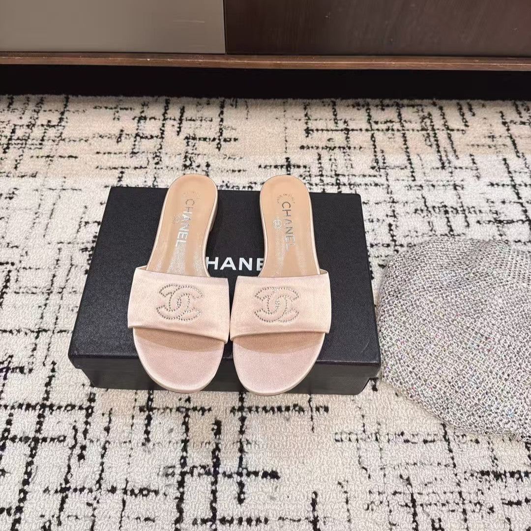 SLIPPERS IN LIGHT PINK SATIN MIX CALFSKIN