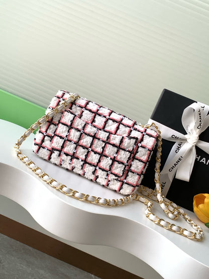 WOOL TWEED FLAP BAG 20 WHITE BLACK PINK ATTACHED SEQUINS 238423