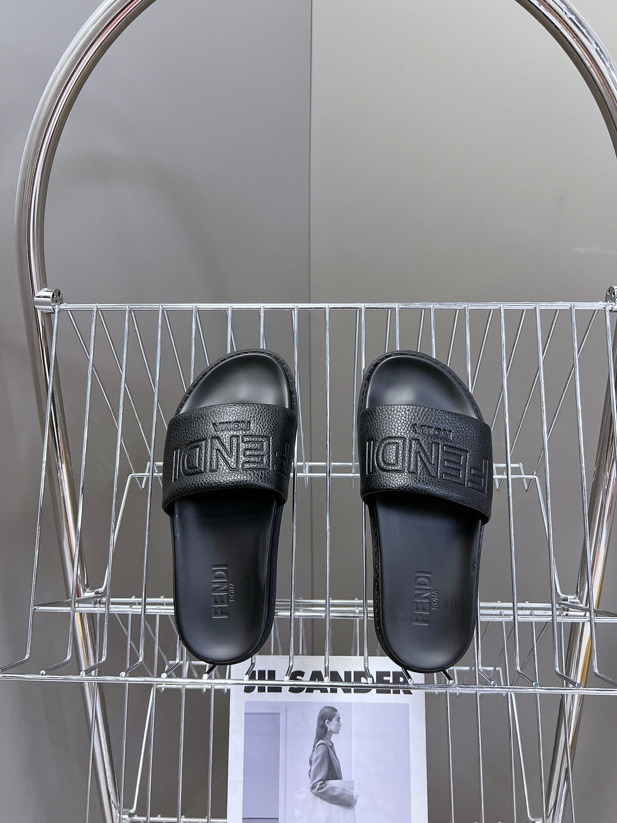 FENDI ROMA SLIDES IN BLACK LAMBSKIN LEATHER