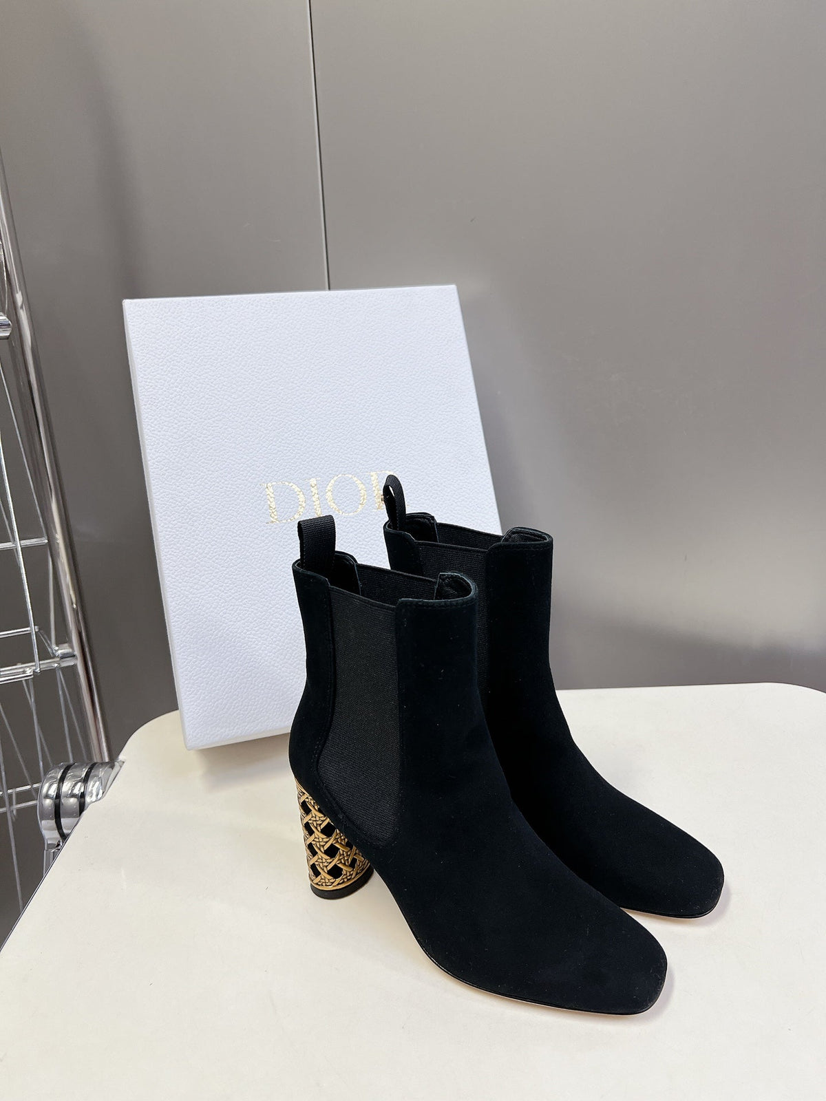 ICON HEELED ANKLE BOOT BLACK SUEDE 8 CM
