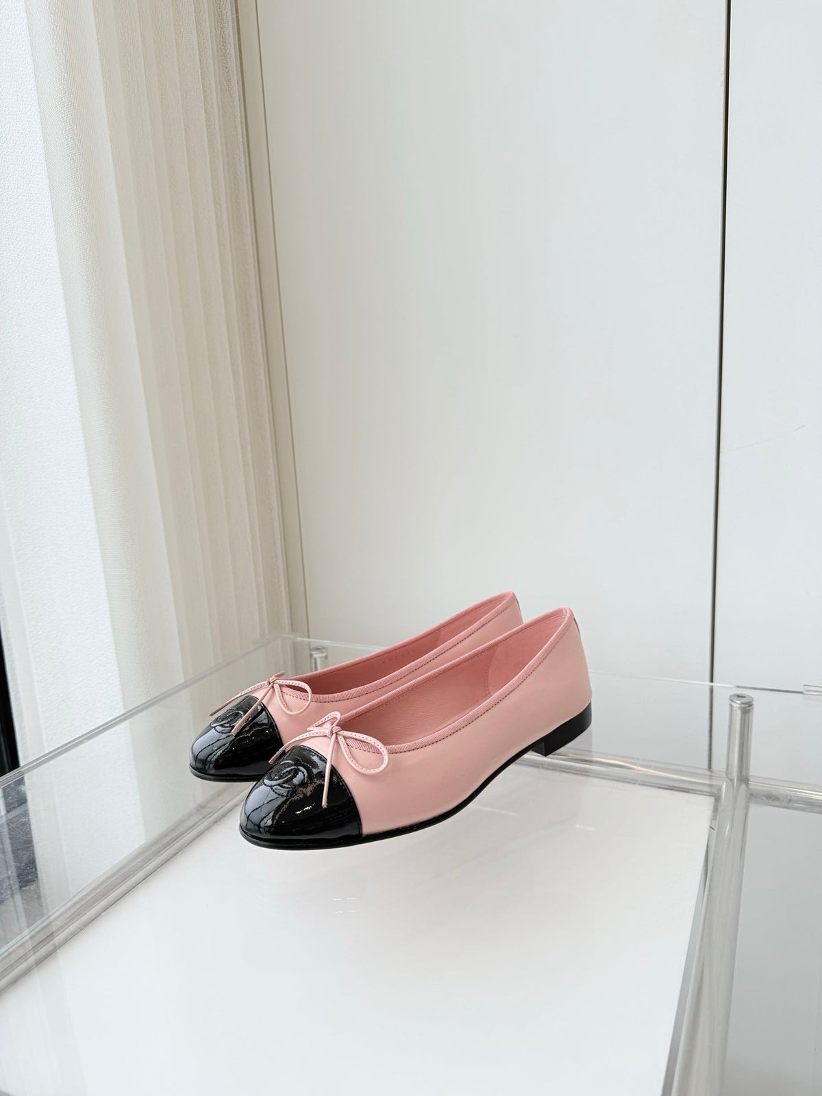 BALLET FLAT IN BABY PINK MIX BLACK CALFSKIN