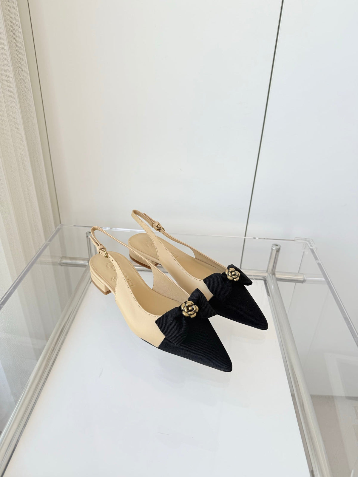 SLINGBACKS 18 MM IN BEIGE CALFSKIN MIX BLACK CANVAS