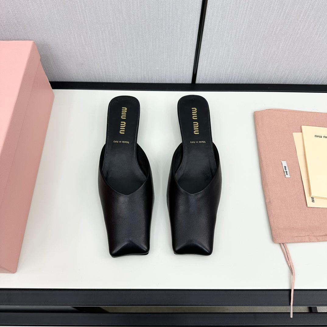SQUARE TOE MULES BLACK SHEEPSKIN