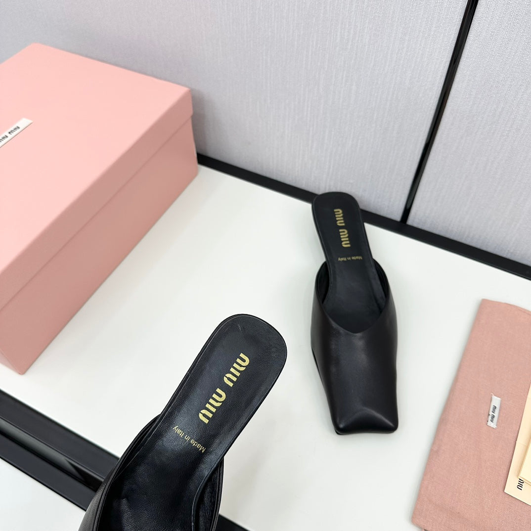 SQUARE TOE MULES BLACK SHEEPSKIN