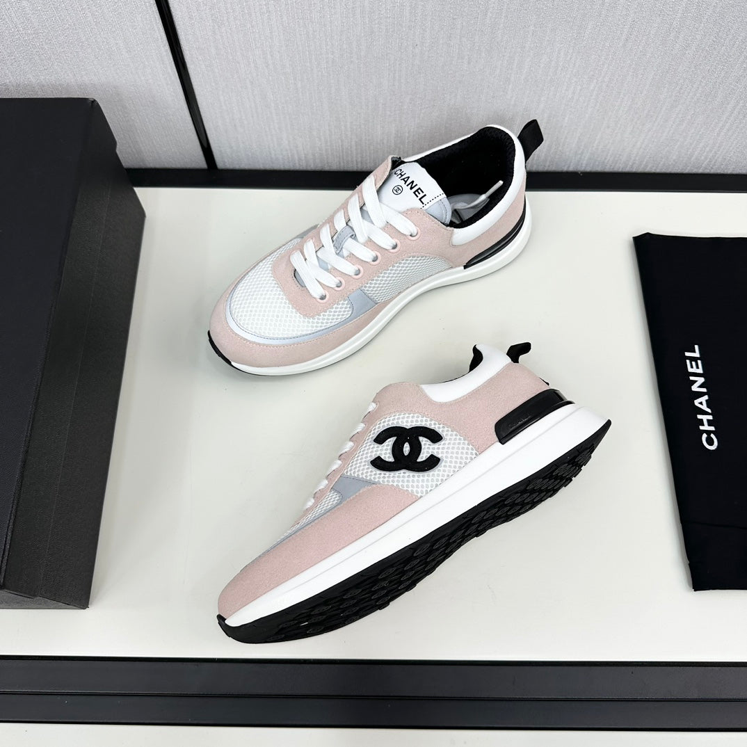 SNEAKER IN LIGHT PINK SUEDE AND WHITE BREATHABLE MESH