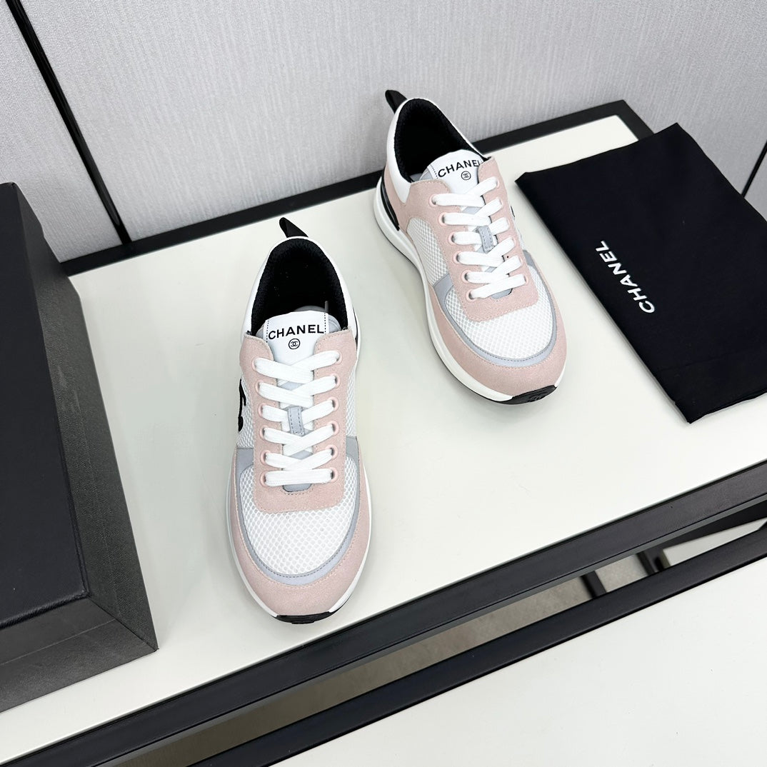SNEAKER IN LIGHT PINK SUEDE AND WHITE BREATHABLE MESH