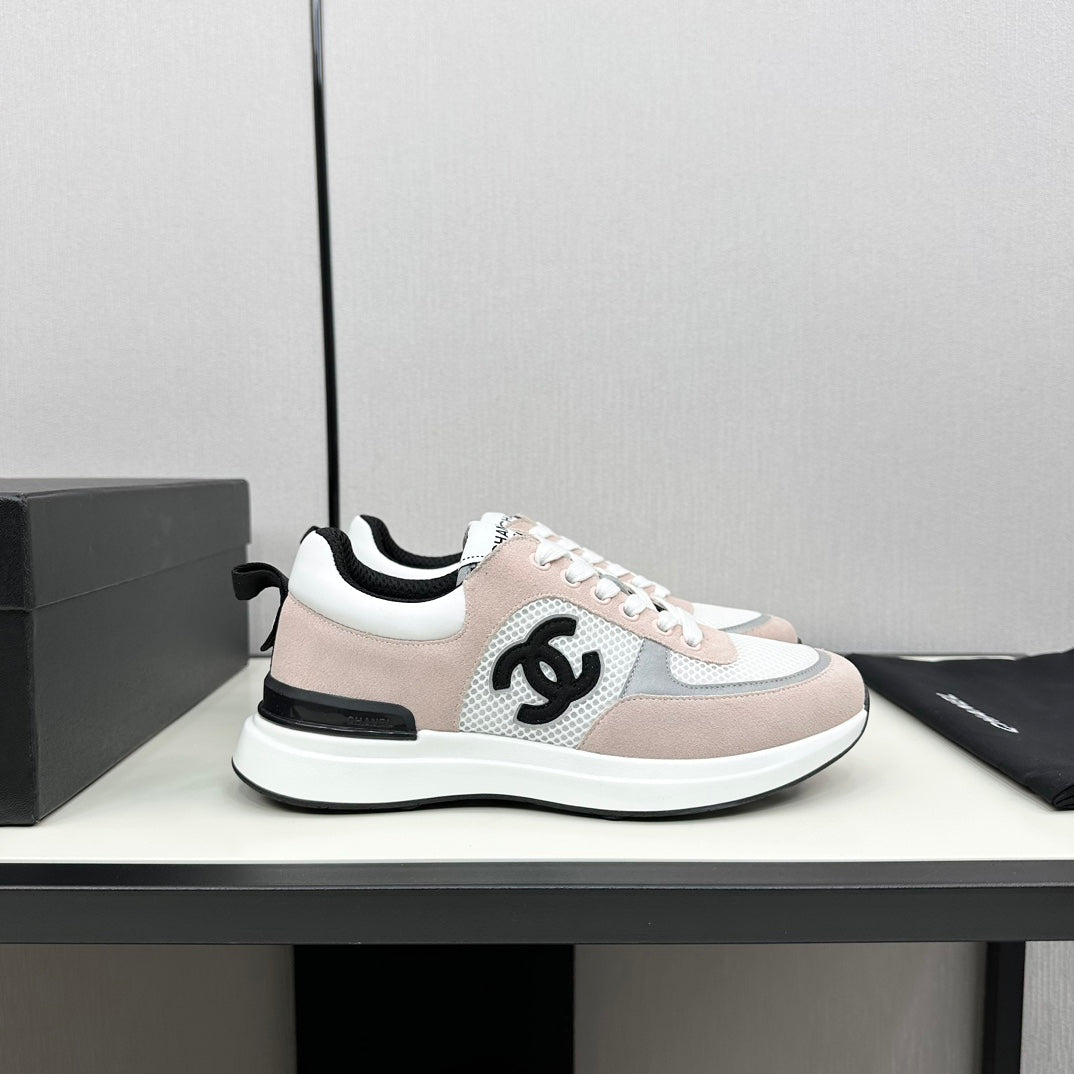 SNEAKER IN LIGHT PINK SUEDE AND WHITE BREATHABLE MESH