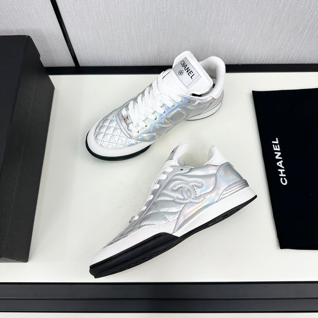 SPORTS SHOES IN GLOSSY SILVER CALFSKIN