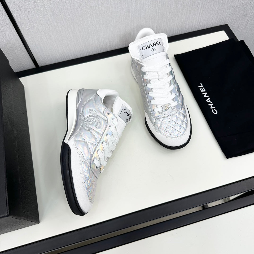 SPORTS SHOES IN GLOSSY SILVER CALFSKIN