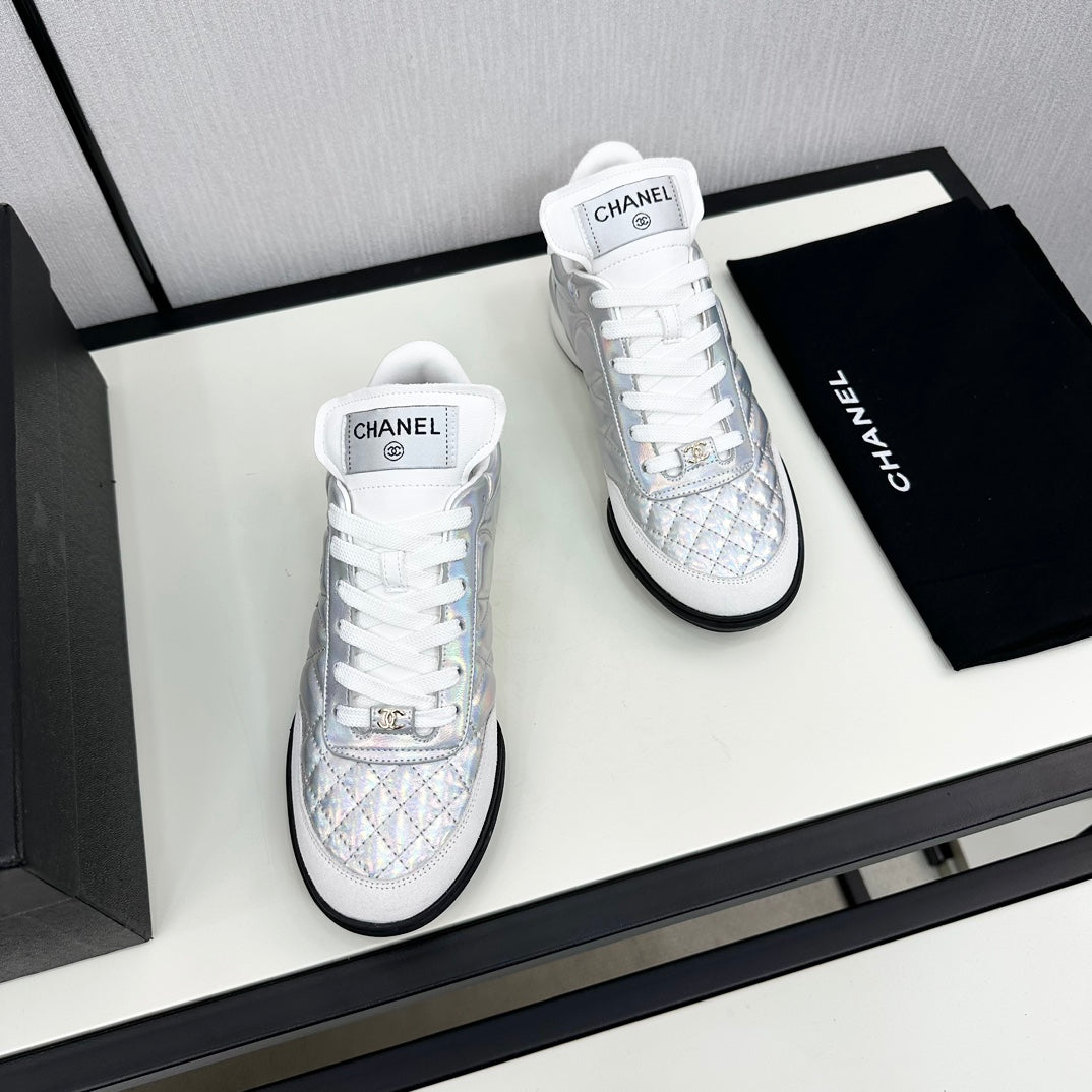 SPORTS SHOES IN GLOSSY SILVER CALFSKIN