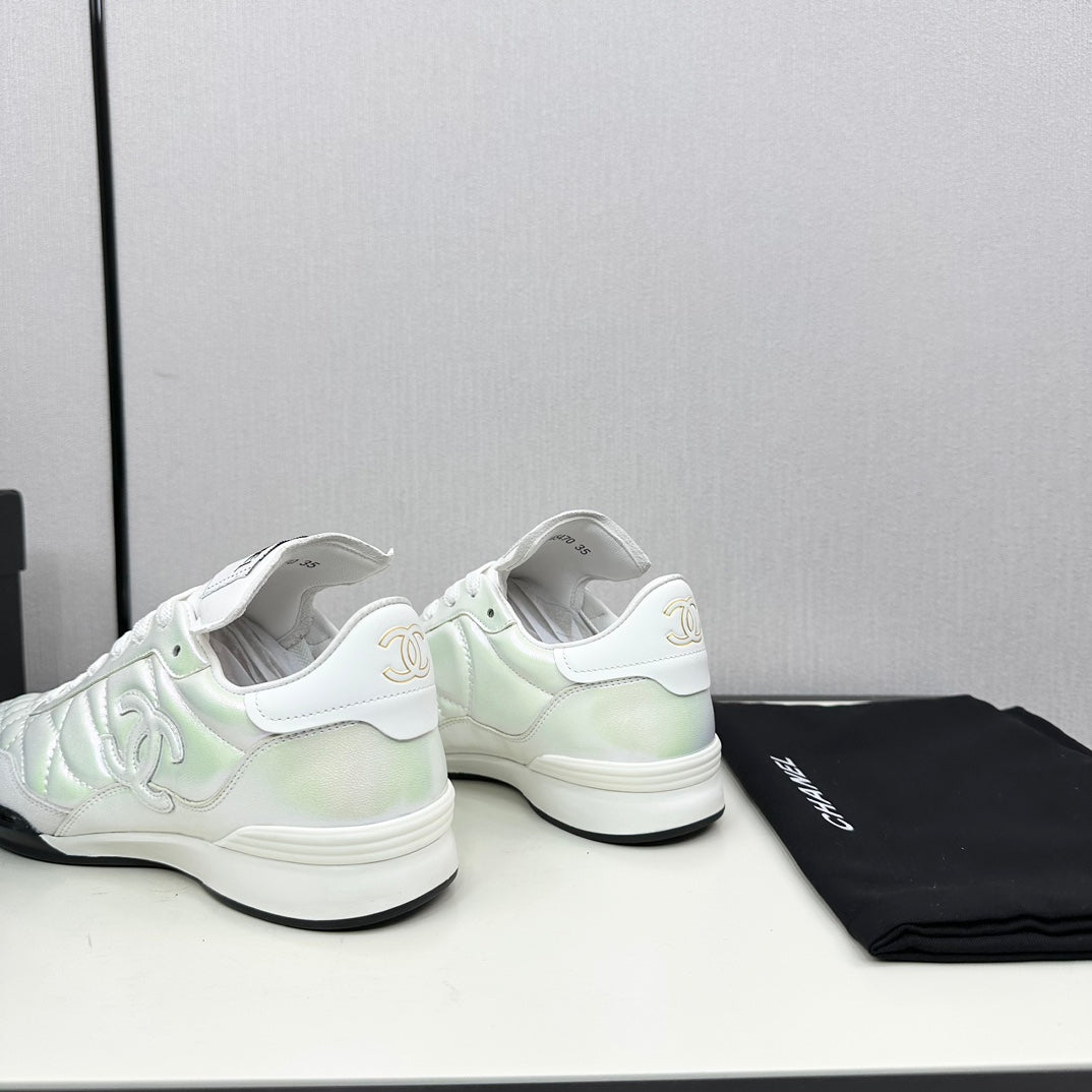 SPORTS SHOES IN GLOSSY WHITE CALFSKIN
