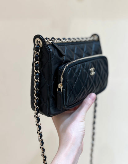 QUILTED SHOULDER BAG 21 IN BLACK LAMBSKIN WITH GOLD METALLIC