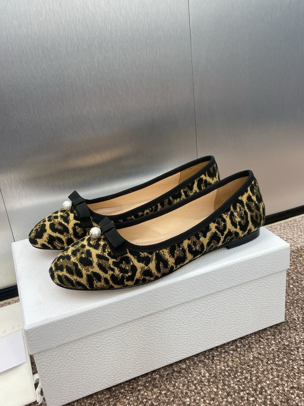 PEARL BALLET FLAT CAMEL PONY HAIR CALFSKIN WITH BROWN LEOPARD MOTIF