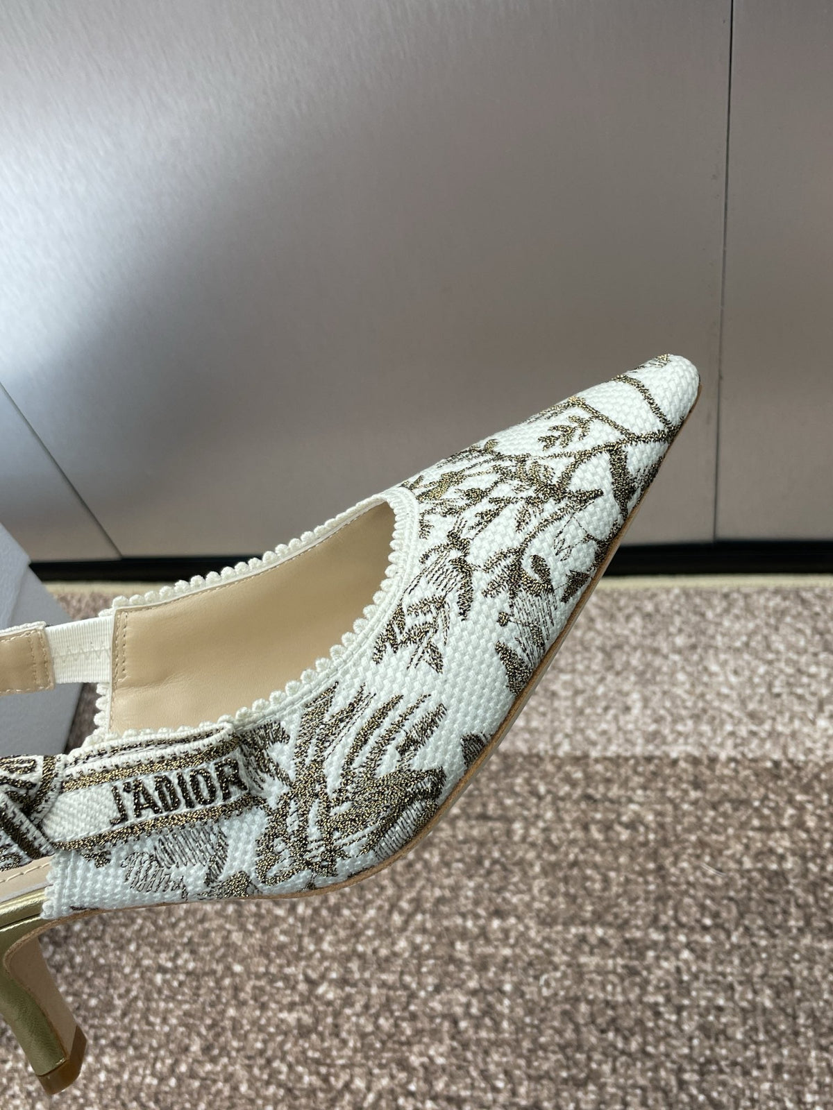J'ADIOR HIGH SLINGBACK PUMP WHITE AND GOLD-TONE MILLEFIORI JACQUARD 65 MM