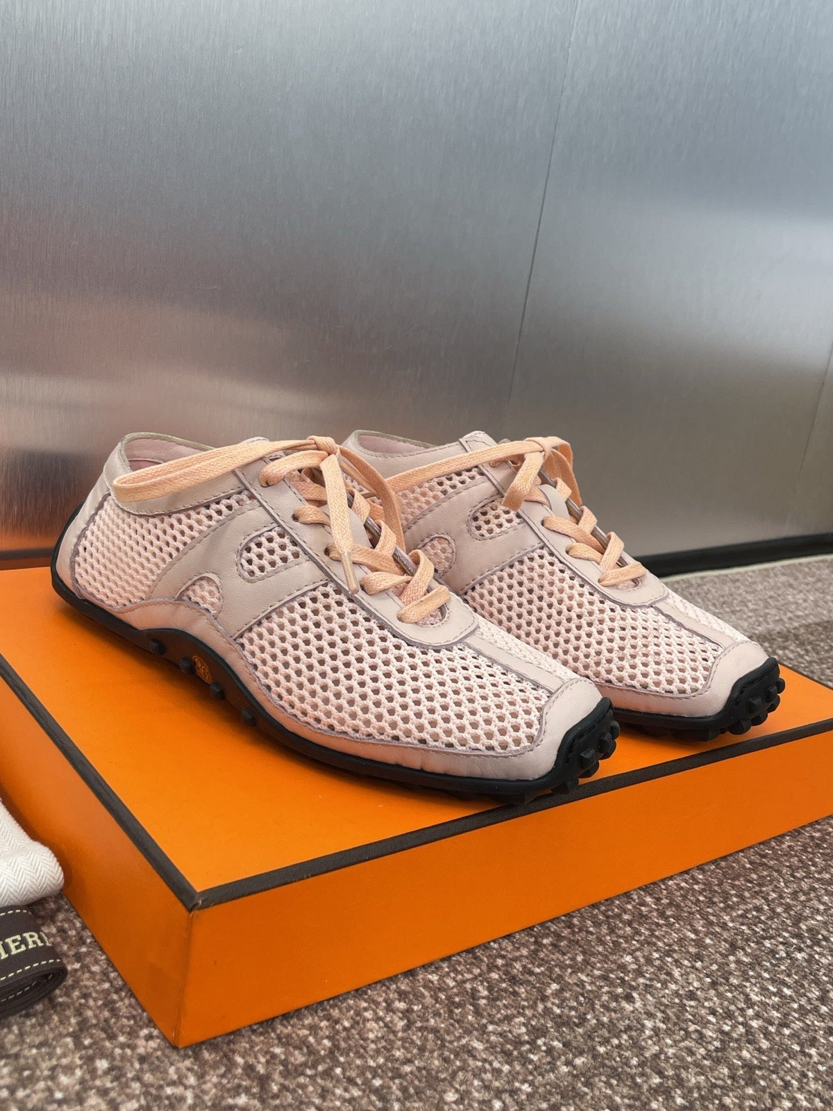 KIGA SNEAKER IN LIGHT PINK CROCHET KNIT AND CALFSKIN