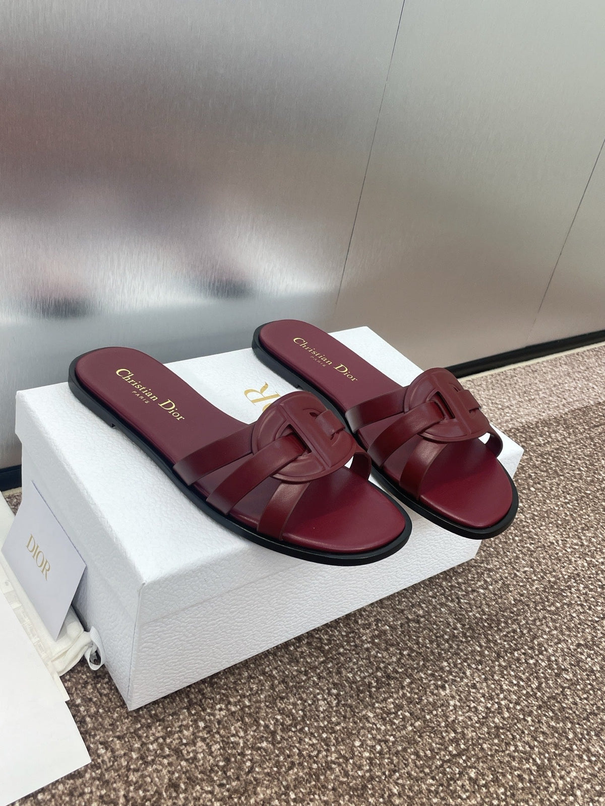 D-CLUB SLIDE SANDAL 25S IN BURGUNDY RED CALFSKIN