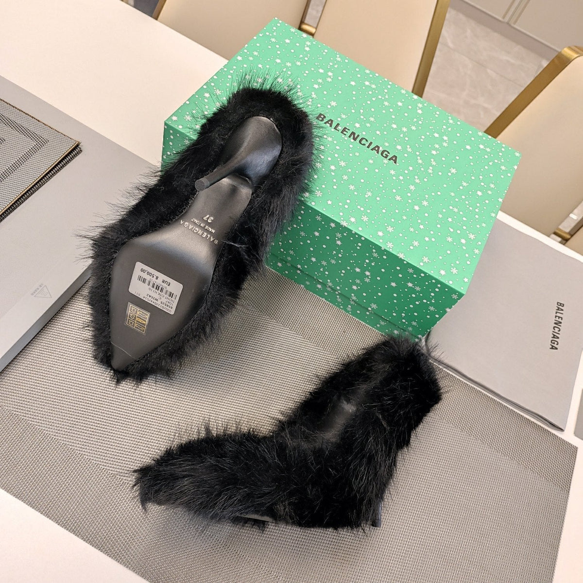 FURRY PUMPS 90MM IN BLACK FOX FUR