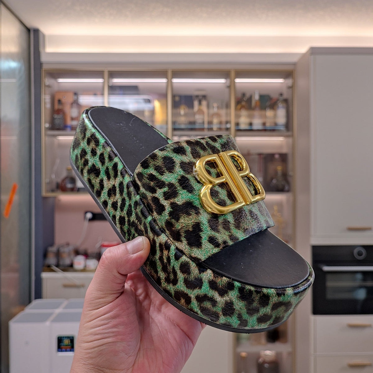 RISE SANDAL THICK-SOLED IN LIGHT GREEN LEOPARD PRINT CALFSKIN