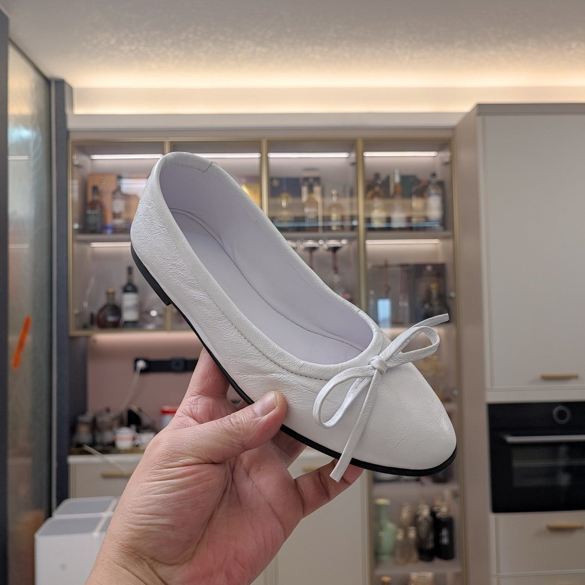 RHINESTONE BALLET FLATS WITH BOW IN WHITE WAX-OIL SHEEPSKIN