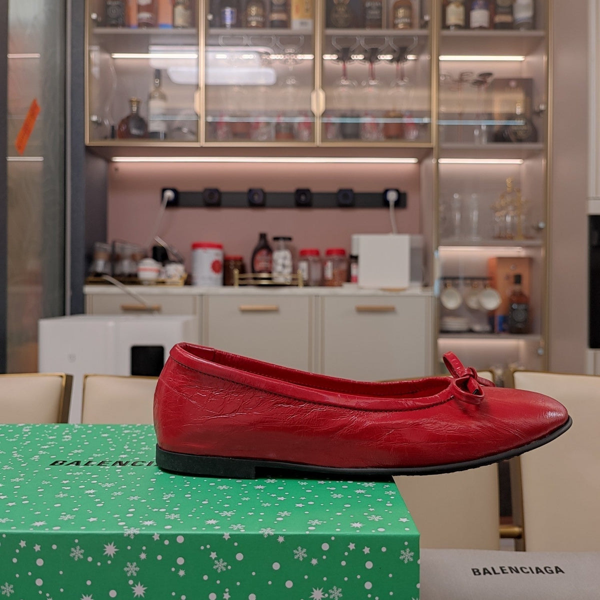RHINESTONE BALLET FLATS WITH BOW IN RED WAX-OIL SHEEPSKIN