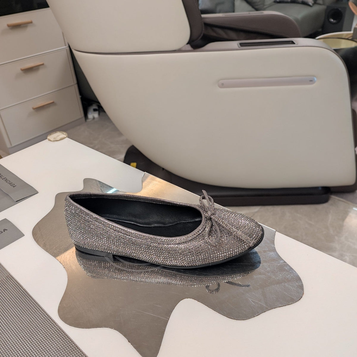 RHINESTONE BALLET FLATS WITH BOW IN GRAY SHEEPSKIN