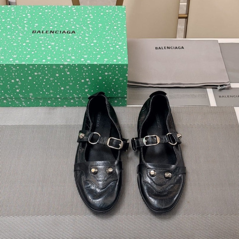 STUDDED MARY JANE FLATS IN BLACK SHINY LAMBSKIN