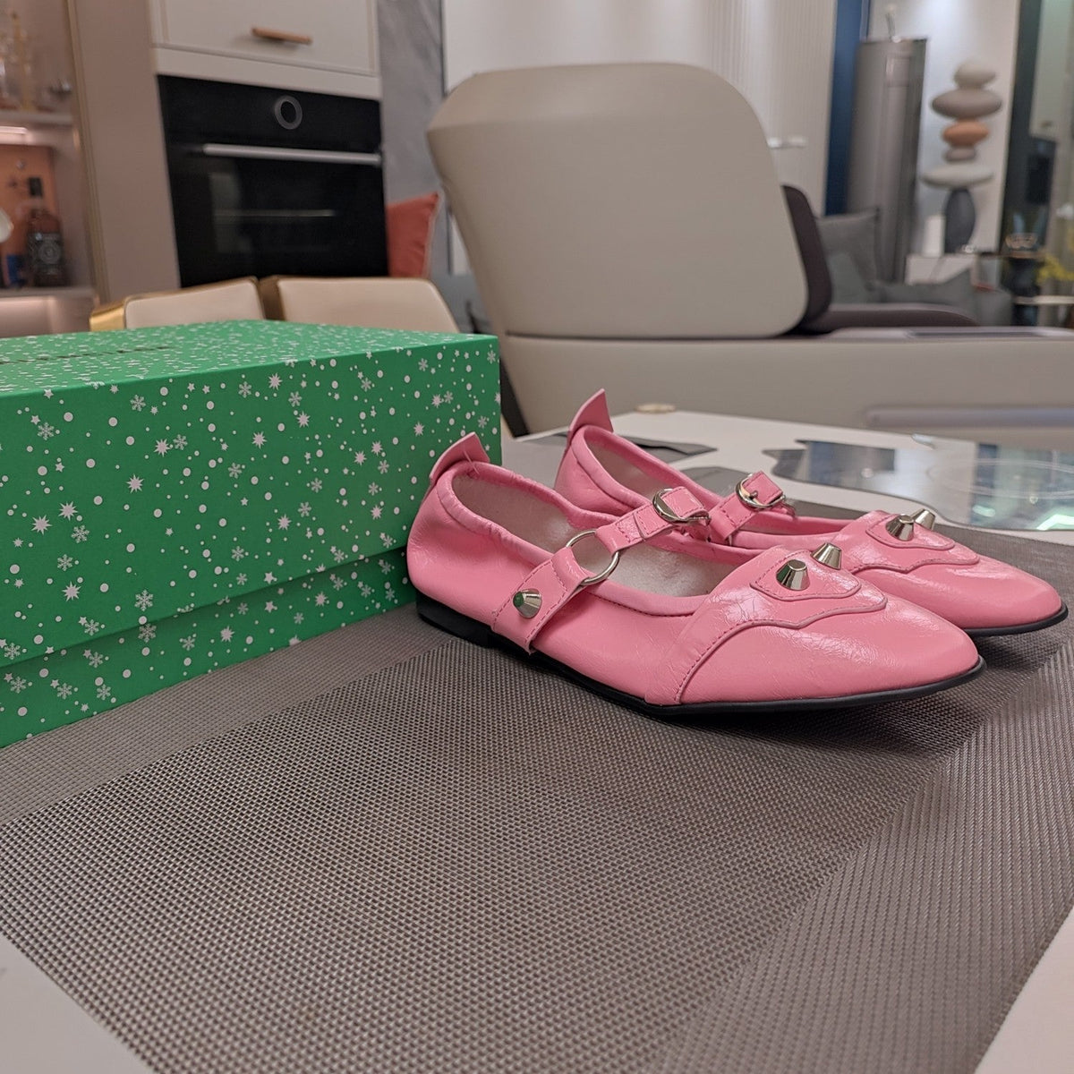 STUDDED MARY JANE FLATS IN SEA PINK SHINY LAMBSKIN