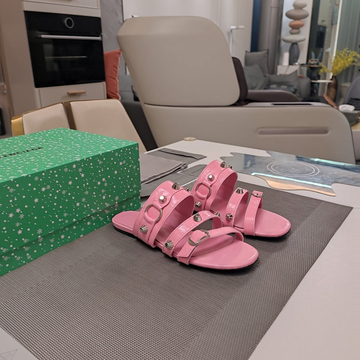 STRAPPY FLAT SANDALS IN WEWAK PINK STUDDED WAX-OIL SHEEPSKIN