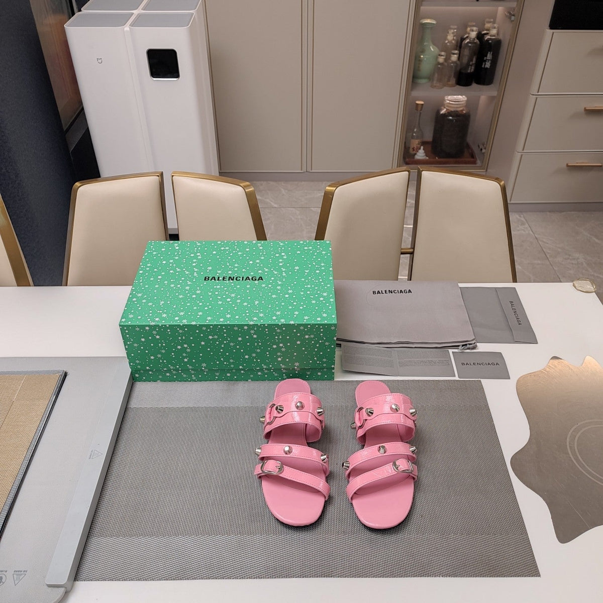 STRAPPY FLAT SANDALS IN WEWAK PINK STUDDED WAX-OIL SHEEPSKIN